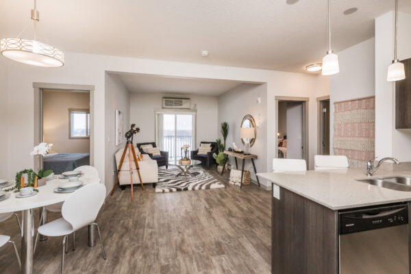 218B-001-PineCreekManor_01-2021-600x400