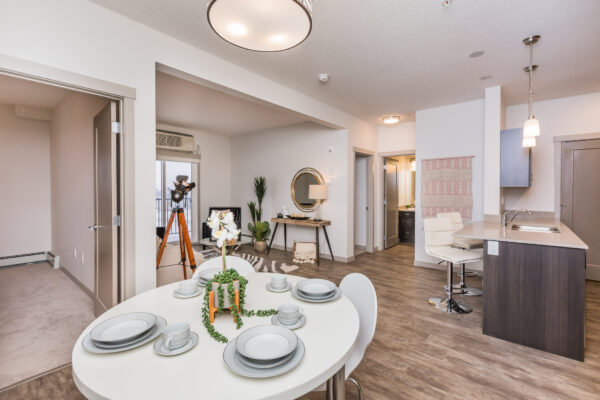 218B-013-PineCreekManor_01-2021-600x400